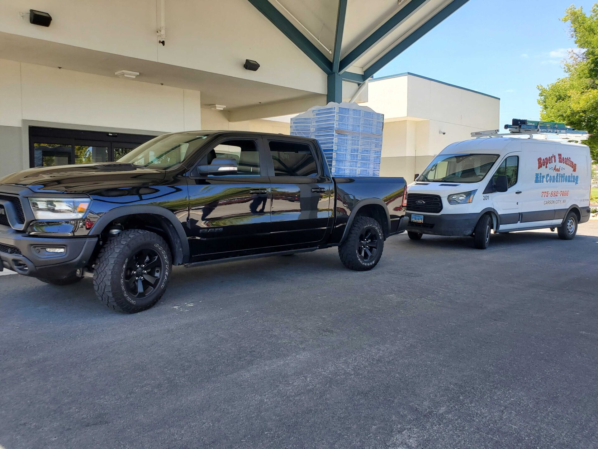 Ropers donates 50 fans to the Carson City Senior Center